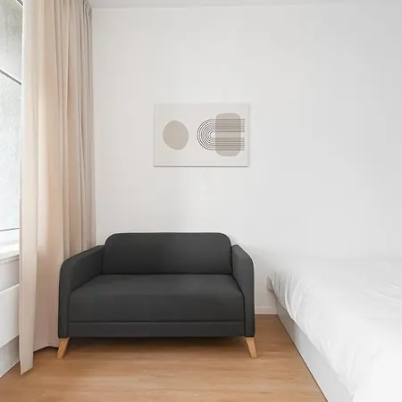 Lovely With Great Location No 4 By Urban Rent *
