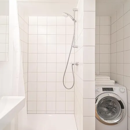 Lovely With Great Location No 4 By Urban Rent Apartament